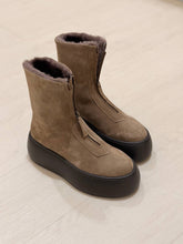 B 81 LESTROSA KOZNE CAMOSCIO CIZMICE VISIONE