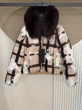 24 FLO CLO AMINA BURBERRY