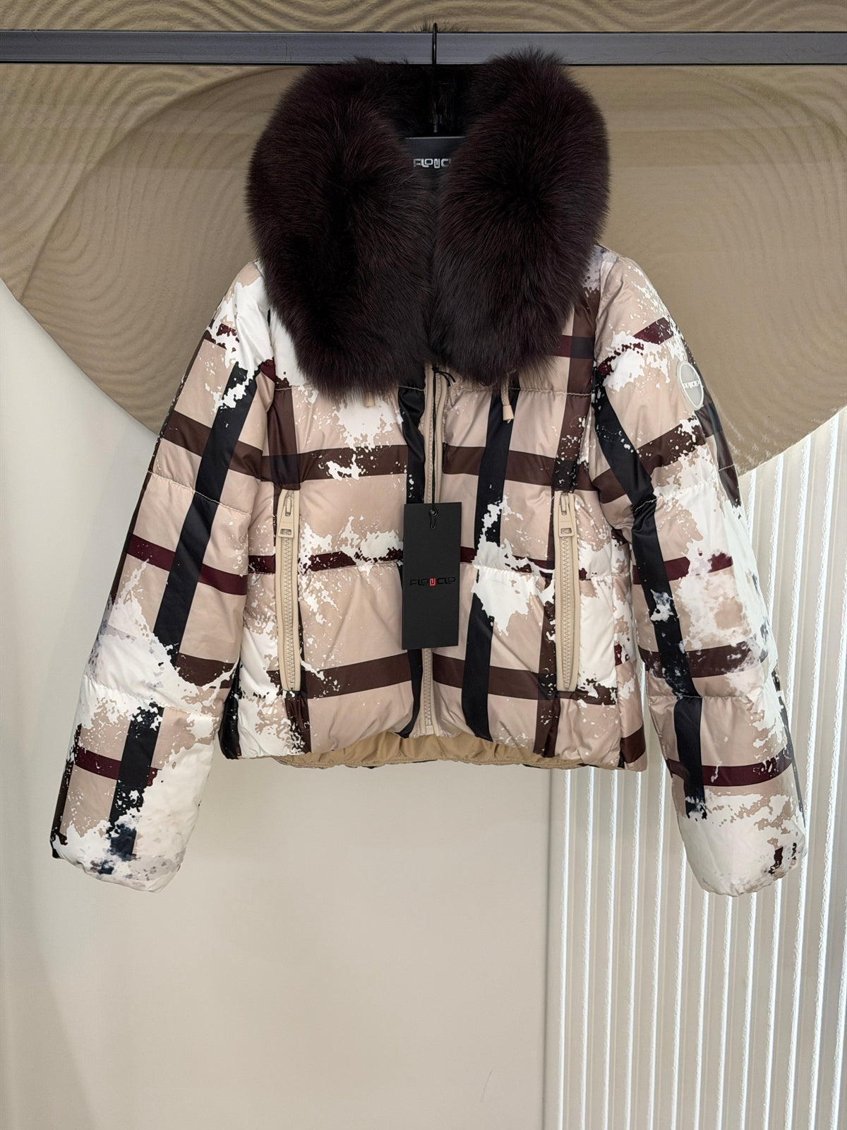 24 FLO CLO AMINA BURBERRY