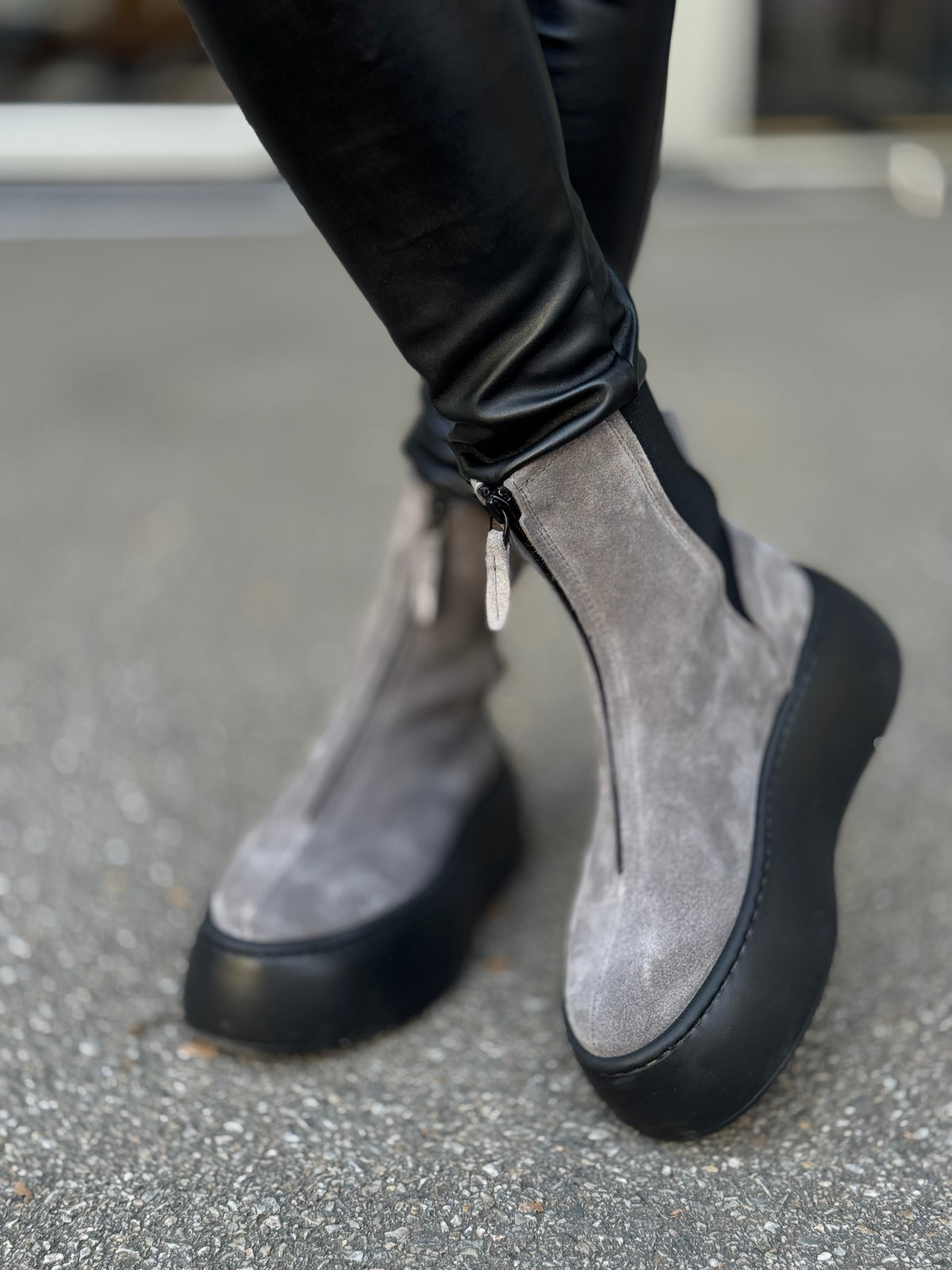 B 64 LESTROSA ČIZMICE V6081 GRIGIO